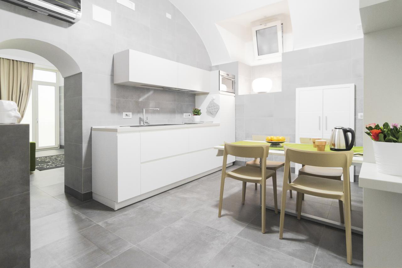 Relais Nevel ai Decumani Apartment Napoli Bagian luar foto